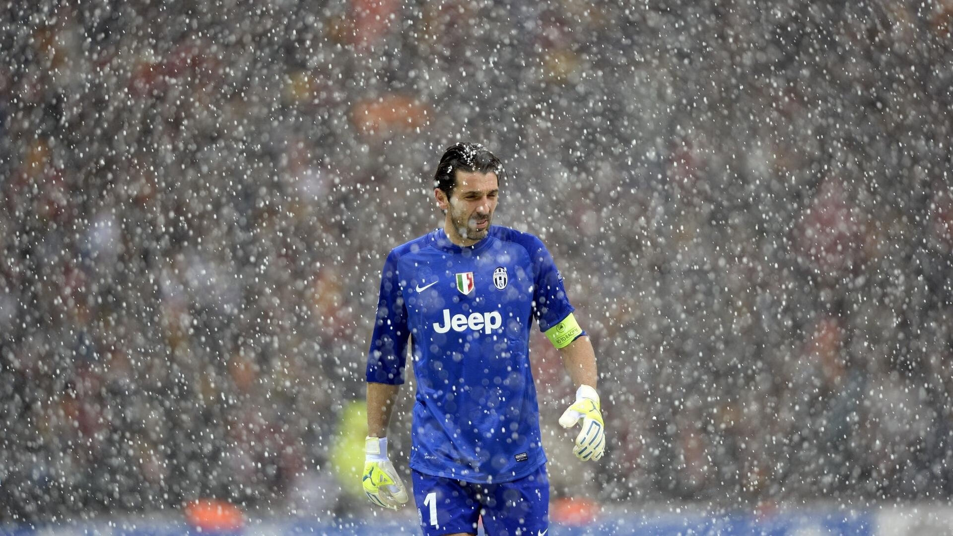 爱游戏娱乐-“逆境中的英雄:车手在极端天气中勇往直前”